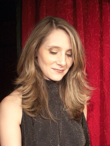 Alexandra Duvivier, magicienne du Double Fond à Paris