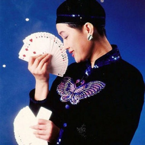 Juliana Chen, championne du monde de manipulation de cartes