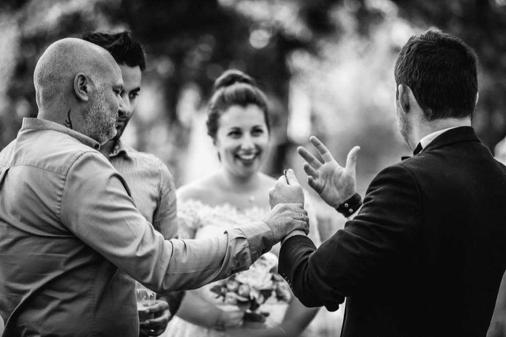 Magicien avec les mariés lors d'un mariage à Lyon