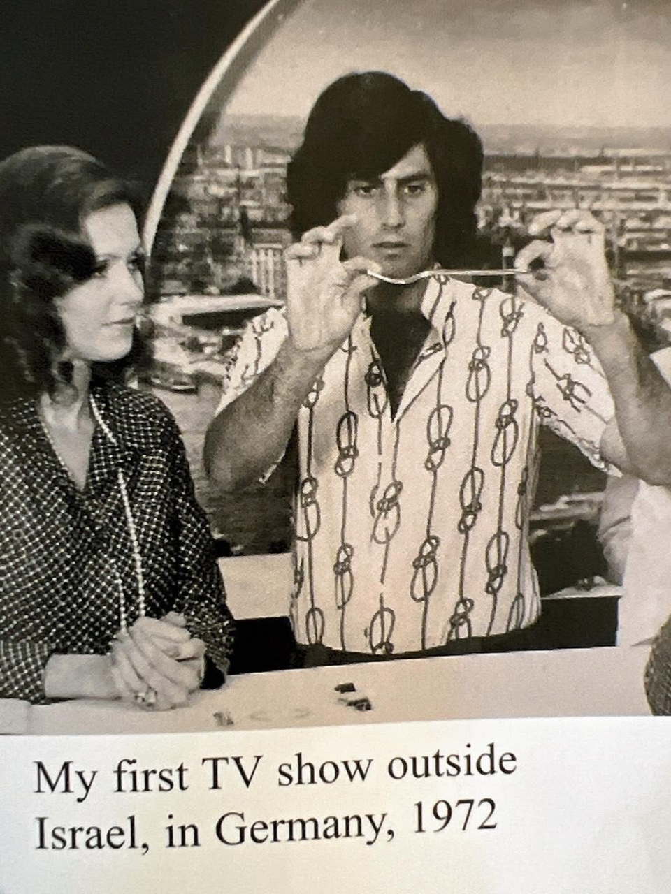 Uri Geller à sa première émission de télévision en 1972